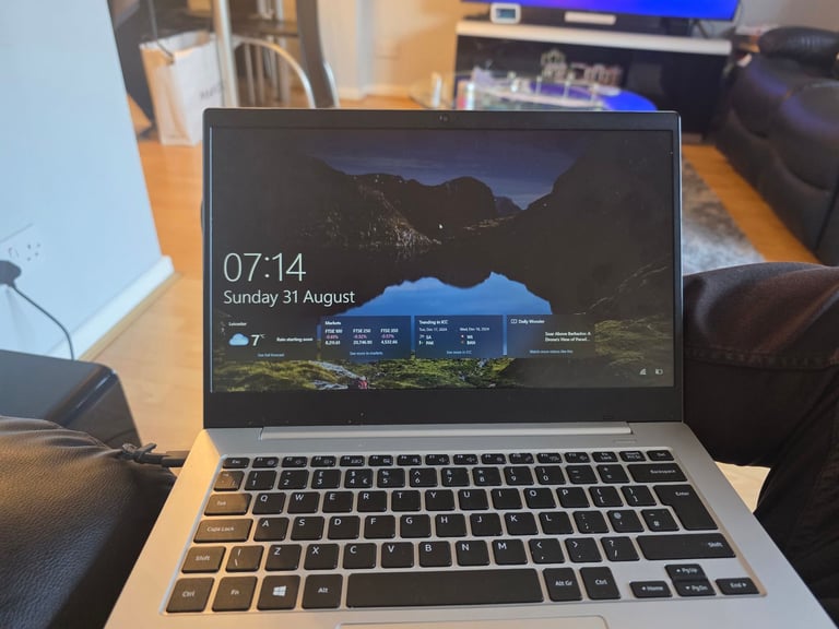 SAMASUNG GALAXY LAPTOP