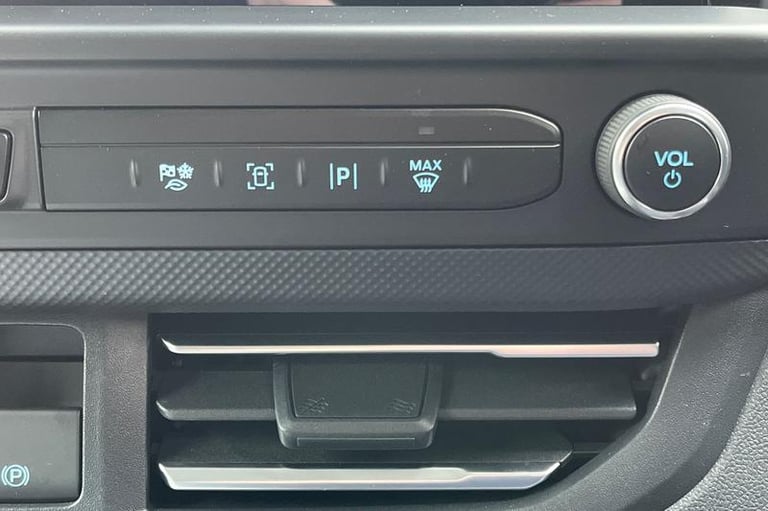 2025 Ford Transit Custom 2.5 PHEV 232ps H1 Double Cab Van Limited Auto PANEL VAN PETROL/ELECTRIC ...