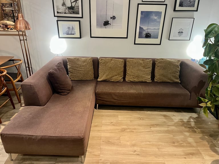 Corner sofa with chaise 