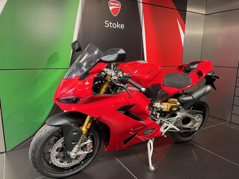 DUCATI PANIGALE V2 S EX DEMO ONLY 964 MILES COVERED 2025 BIKE