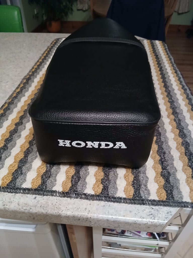 Honda 90/70 original  seat .
