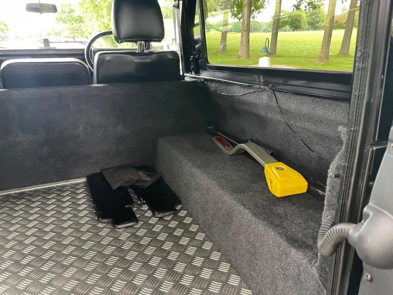 1999 Land Rover Defender 90 2.5 TD5 PANEL VAN DIESEL Manual