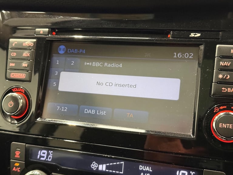 2016 Nissan Qashqai 1.5 dCi n-tec+ SUV 5dr Diesel Manual 2WD Euro 6 (s/s) (110 ps) HATCHBACK Dies...