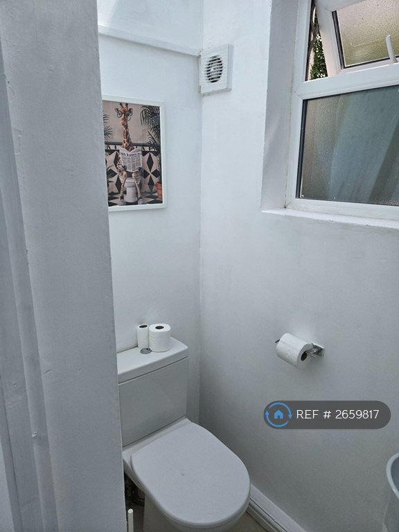 9 bedroom house in Bryn Road, Brynmill, Swansea, SA2 (9 bed) (#2659817)