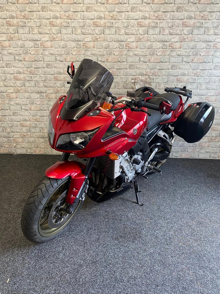 2008 Yamaha FZ1 1000 Fazer - HPI clear - Long Mot - Panniers 