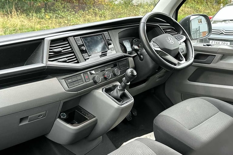 2024 Volkswagen Transporter 2.0 TDI 110 Startline Kombi Van Combi Van Diesel Manual