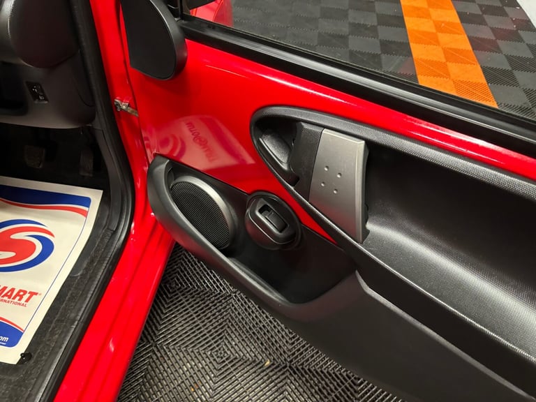 2013 Toyota AYGO 1.0 VVT-i Move with Style 5dr HATCHBACK Petrol Manual