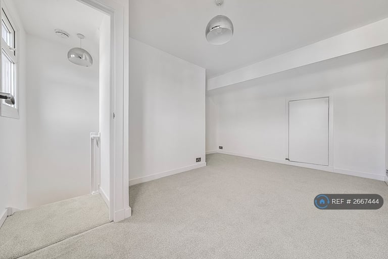 4 bedroom house in Ridley Road, Bromley, BR2 (4 bed) (#2667444)