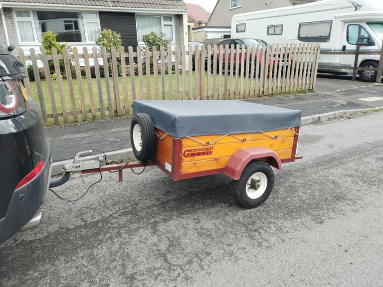 HONEYFIELD BOX CAMPING TRAILER TOWING C/W SPARE WHEEL & COVER 