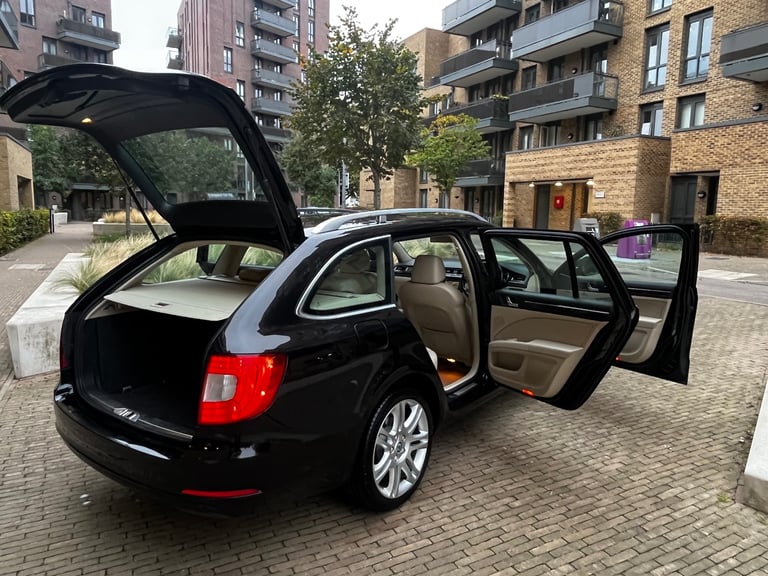 2011 Skoda Superb 1.8 TSI Elegance Estate 5dr Petrol DSG 