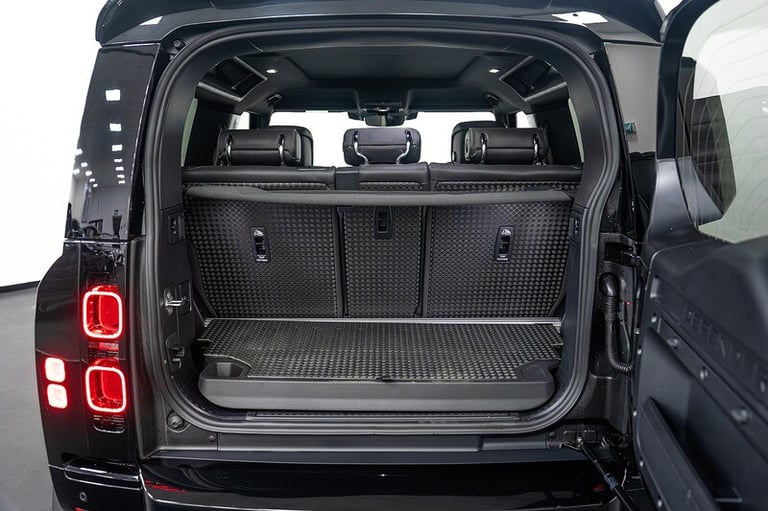 2024 Land Rover Defender 3.0 D250 X-Dynamic HSE 90 3dr Auto ESTATE DIESEL Automatic