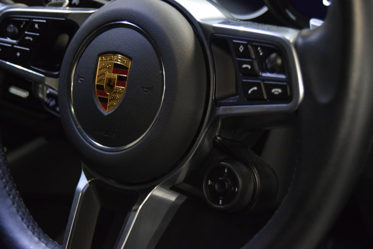 PORSCHE CAYENNE 3.0 V6 E-Hybrid 17.9kWh Platinum Edition 2022