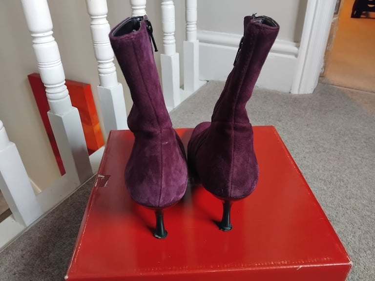 Ladies suede ankle boots.