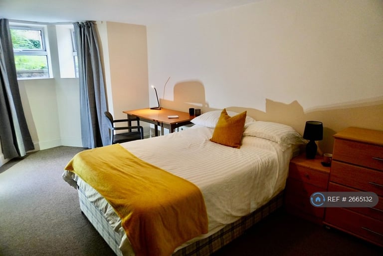 3 bedroom flat in Waverley Road, Redland, BS6 (3 bed) (#2665132)