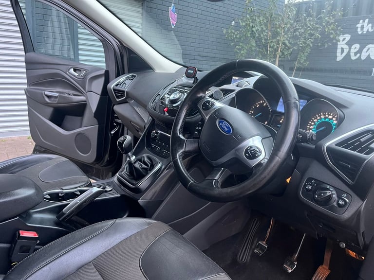 Ford, KUGA, Hatchback, 2015, Manual, 1997 (cc), 5 doors