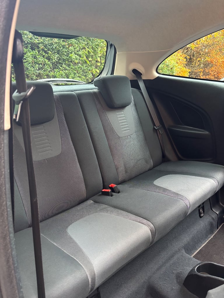 Ford, KA, Hatchback, 2011, Manual, 1242 (cc), 3 doors