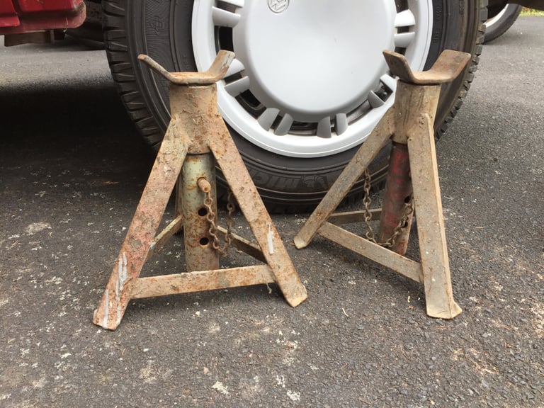 Heavy Duty PAIR OF AXEL STANDS 