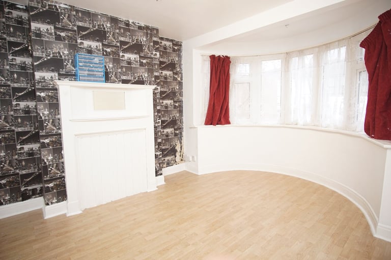 Impressive 3 bedrooms semi-detached house available to rent in Rayners Lane HA2