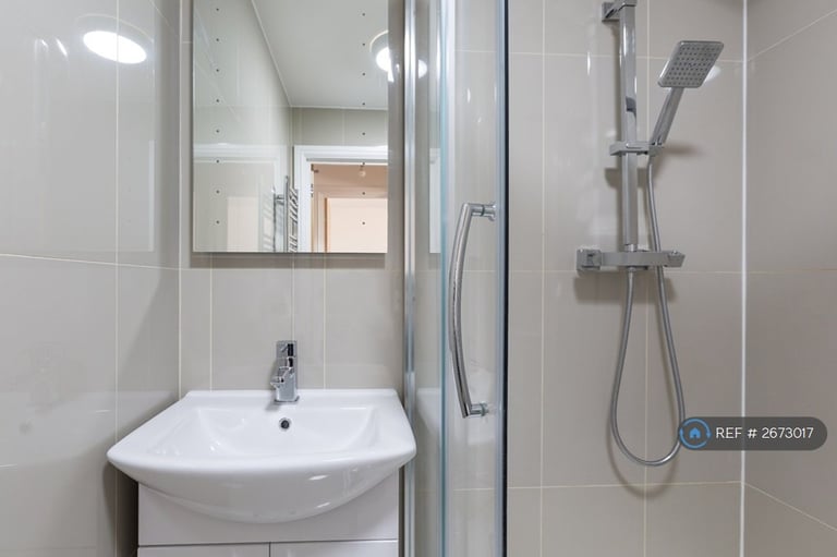 1 bedroom flat in Lincoln Road, Peterborough, PE1 (1 bed) (#2673017)