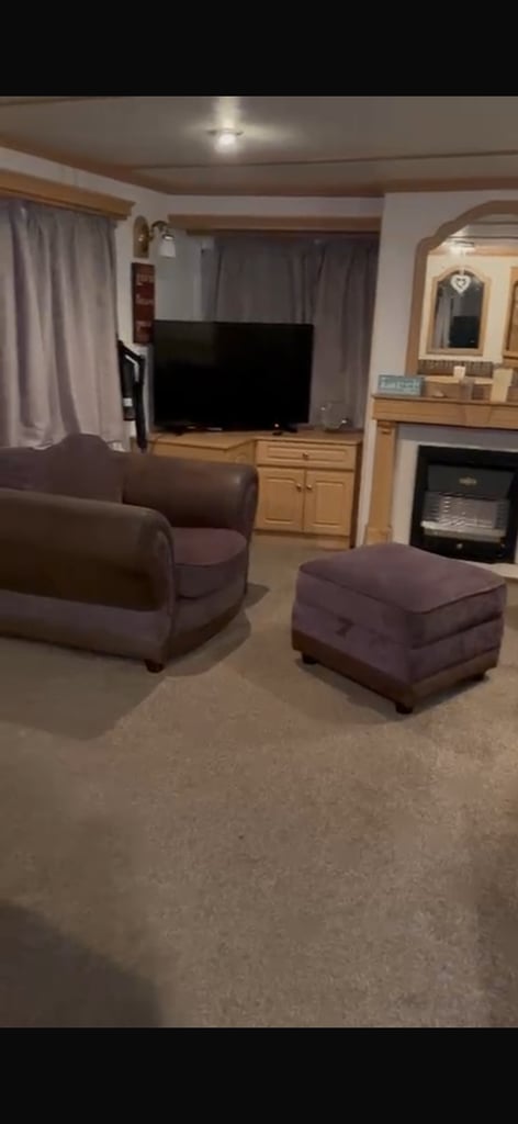 2-Bedroom Caravan for Sale – EN10, Near London