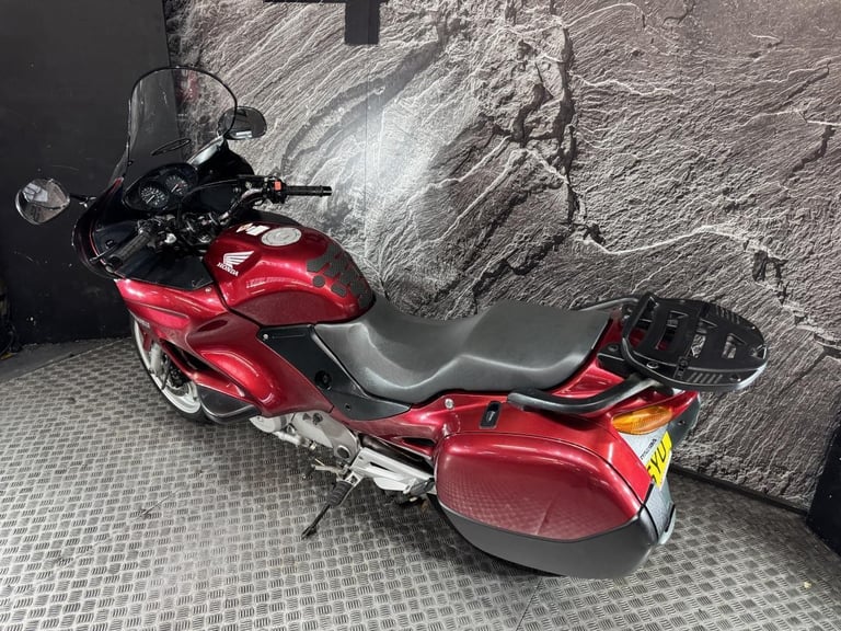 HONDA DEAUVILLE 650 NT 650 V-5