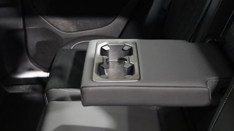 2025 Volvo XC40 B4 (P) Ultra Black Edition (Sunroof, Harman Kardon, 360 Camera) ESTATE Petrol/Ele...