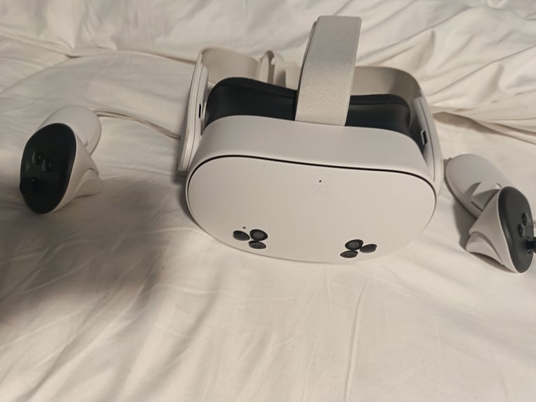 image for Oculus quest 3s 128gb
