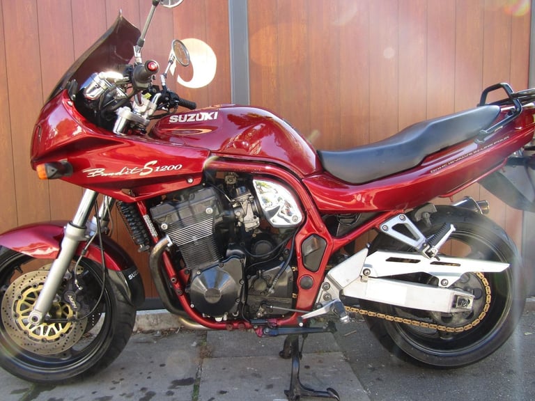 SUZUKI BANDIT GSF 1200 * 9238 MILES * 3 FORMER KEEPERS * ONE YEARS MOT * READ*