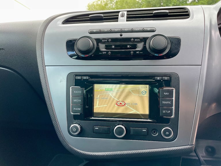 Seat, LEON, Hatchback, 2011, Manual, 1598 (cc), 5 doors