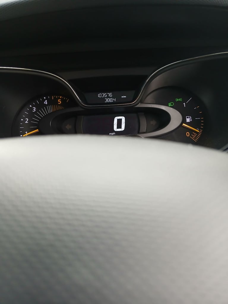 Renault, CAPTUR, Hatchback, 2014, Manual, 1461 (cc), 5 doors