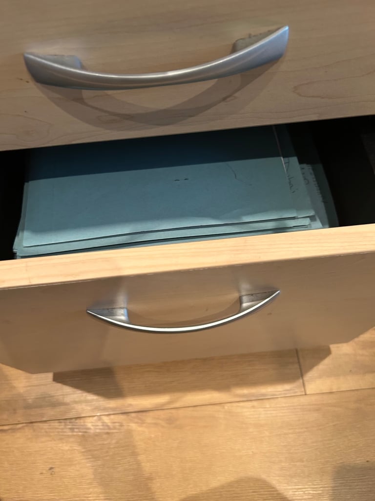 Filing cabinet 