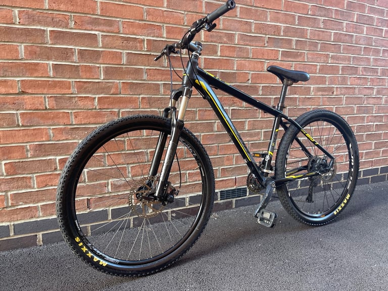 Bike Merida 27.5” wheels frame 17”