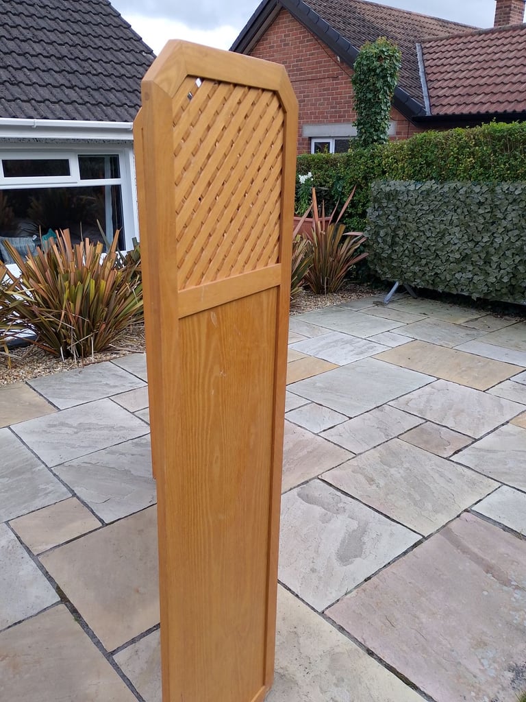 Wooden privacy screen room divider