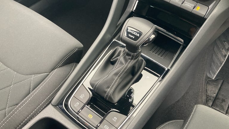 2025 Skoda Karoq 2.0 TSI Sportline Edition 4x4 5dr DSG Petrol Estate Estate Petrol Automatic