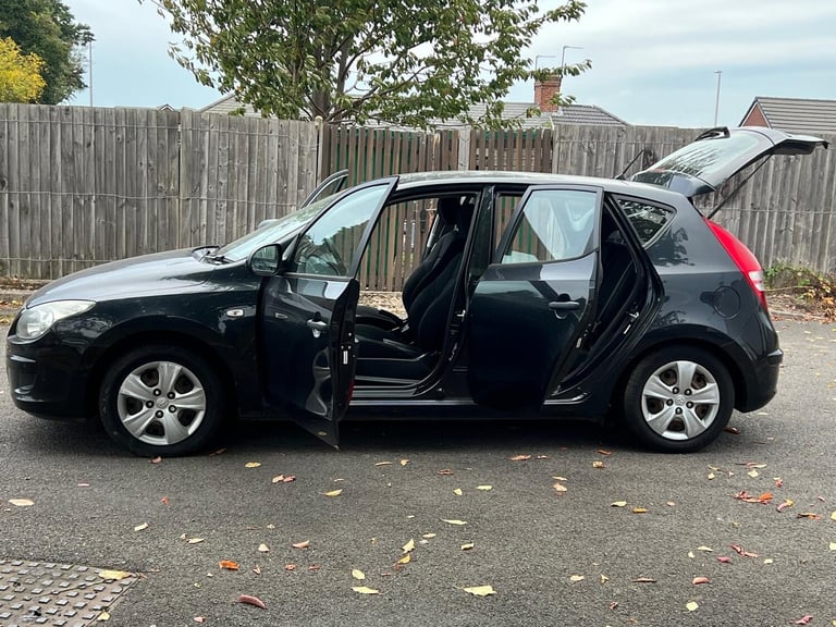 2010 Hyundai i30 1.6 CRDi Classic [2010] 5dr [90] HATCHBACK Diesel Manual