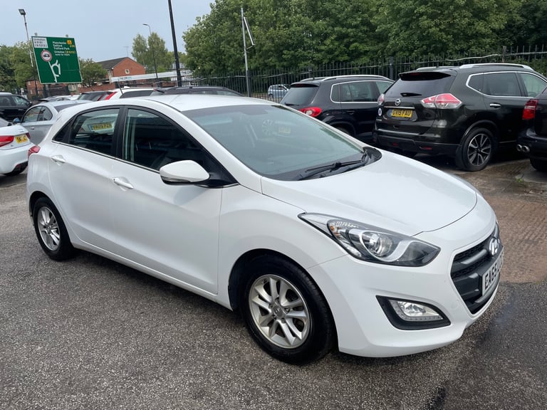 2015 Hyundai i30 1.6 CRDi Blue Drive SE Nav 5dr HATCHBACK Diesel Manual