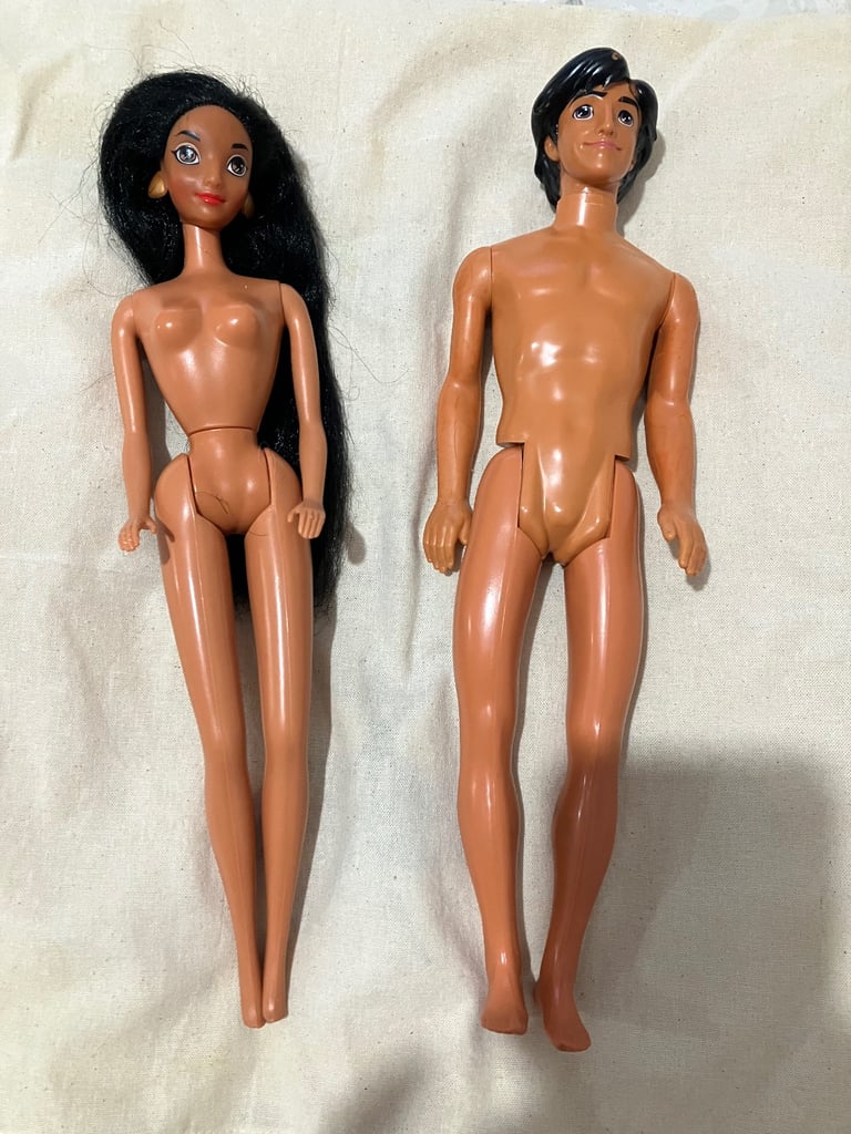 Free with any purchase over £10 -      12 DOLLS 