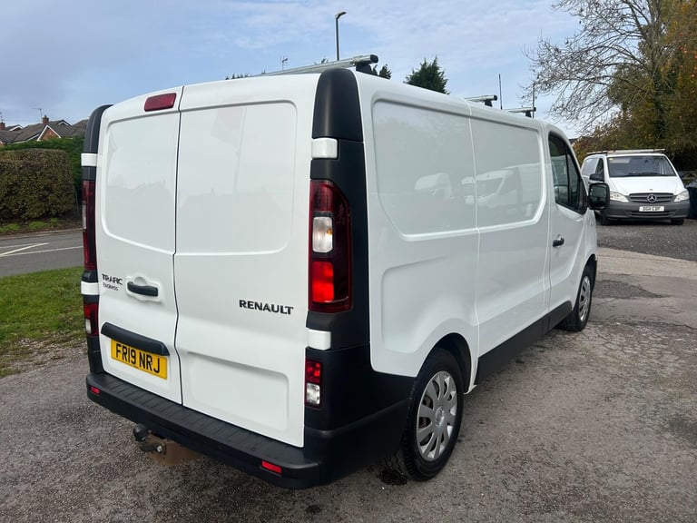 2019 Renault Trafic 1.6 dCi 27 Business SWB Standard Roof Euro 6 5dr PANEL VAN Diesel Manual