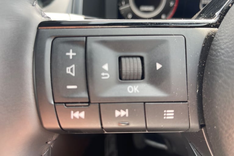 2025 Nissan Qashqai 1.3 DiG-T MH Tekna 5dr HATCHBACK PETROL Manual