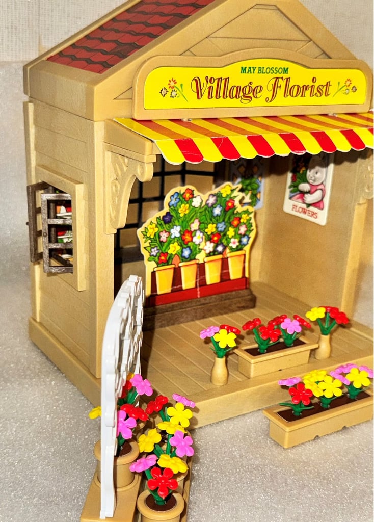 SYLVANIAN FAMILIES’ VINTAGE VILLAGE FLORIST FLOWER SHOP MAY BLOSSOM ..3180