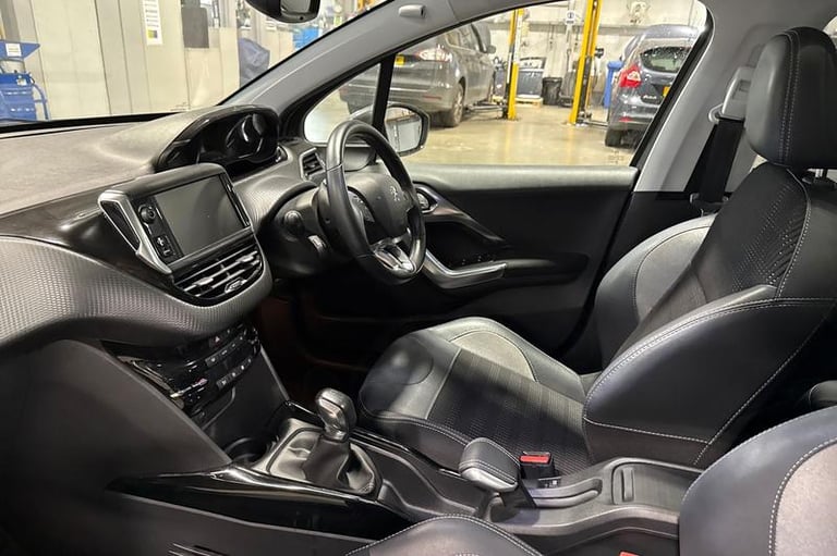 2018 Peugeot 2008 1.2 PureTech Allure Premium 5dr [Start Stop] HATCHBACK PETROL Manual