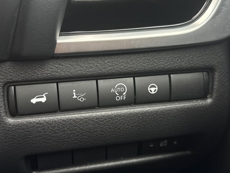2022 Nissan Qashqai 1.3 DiG-T MH Tekna 5dr SUV PETROL Manual