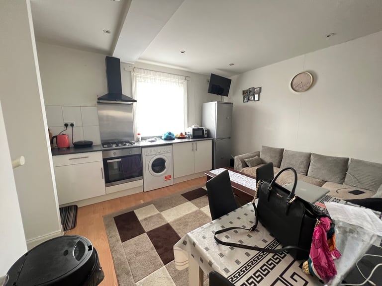 2 Double Bed, Lovely Flat, Victoria Park 