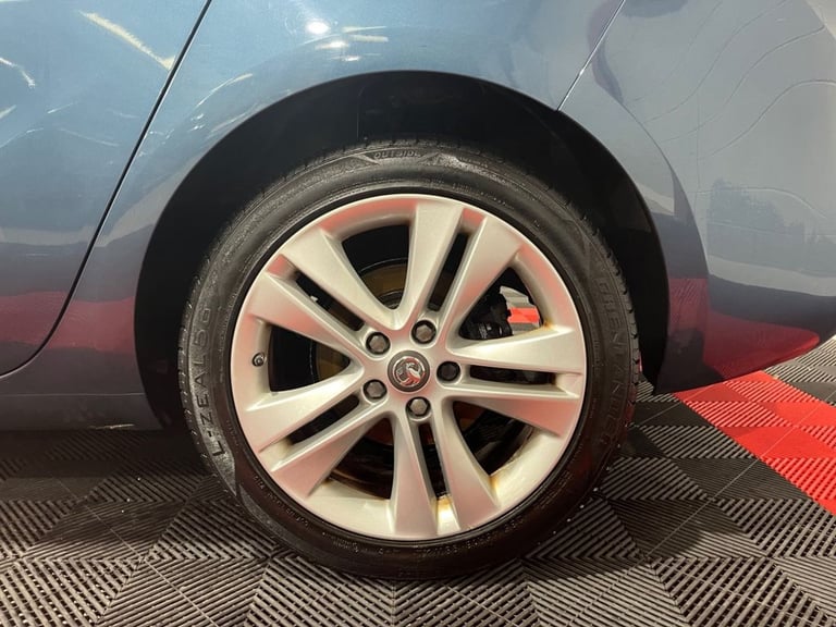 2014 Vauxhall Zafira Tourer 2.0 CDTi SRi MPV 5dr Diesel Manual Euro 5 (130 ps) MPV Diesel Manual
