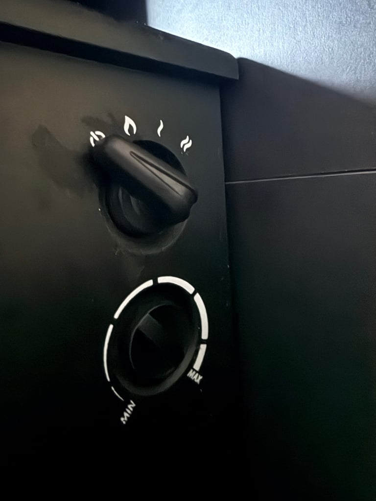 Electric fire with fire place /wood burning stove effect)