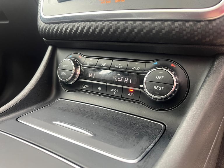 2018 MERCEDES-BENZ A180D AMG LINE 1 OWNER FULL SERVICE HISTORY LOW MILES
