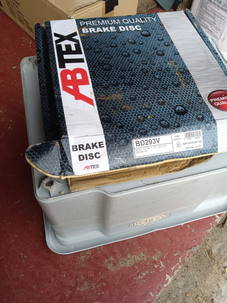 Peugeot 306 Brake discs x 2 