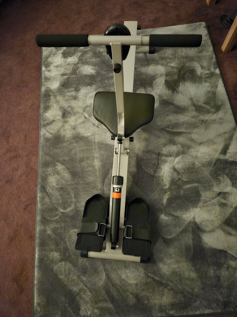 Rowing machine 