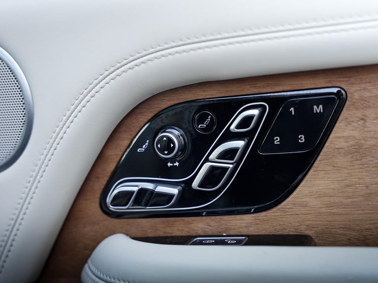  Land Rover Range Rover 5.0 P525 V8 Autobiography Auto 4WD Euro 6 (s/s) 5dr Petrol Automatic