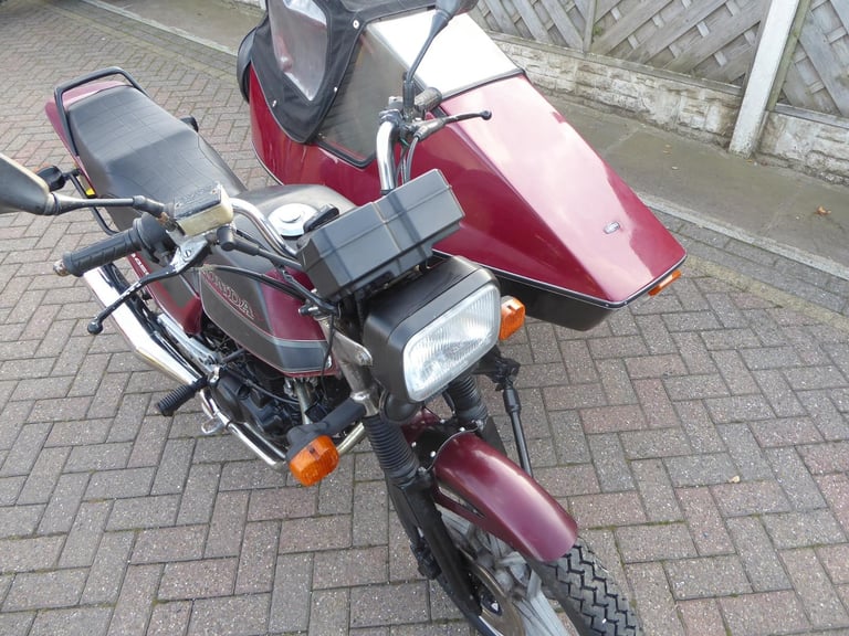 HONDA CB 450 SIDECAR OUT FIT SQUIRE SIDECAR HAD IT STARTS NEEDS A GOOD SERVICE